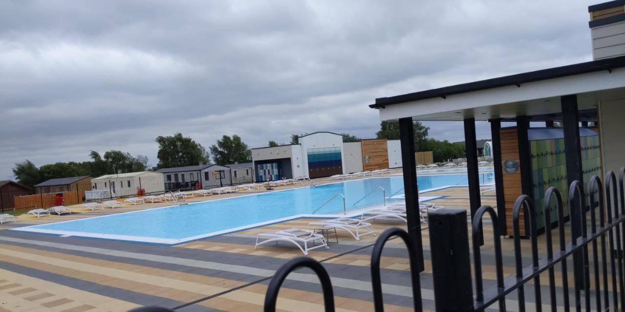 P&D'S Pearl Caravan At Tattershall Lakes Country Park酒店 外观 照片