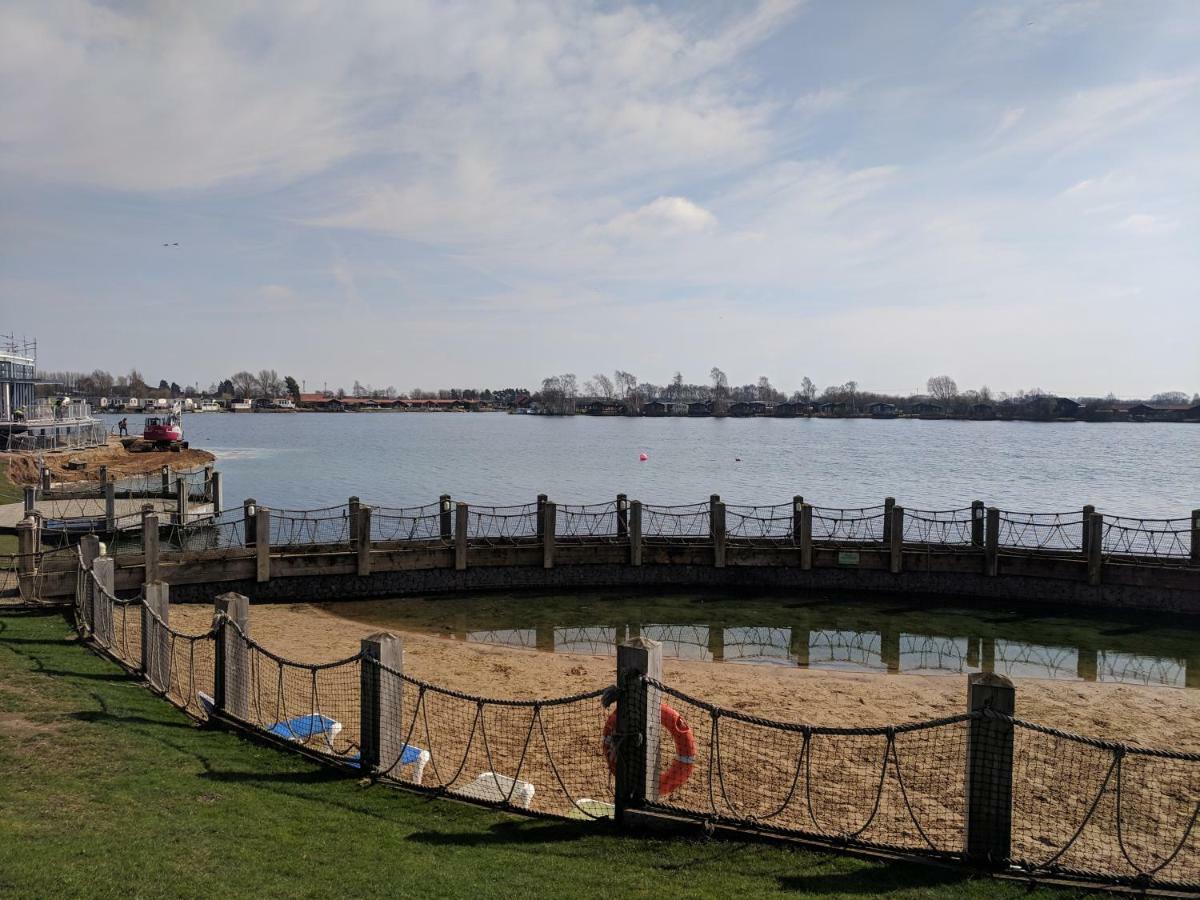 P&D'S Pearl Caravan At Tattershall Lakes Country Park酒店 外观 照片