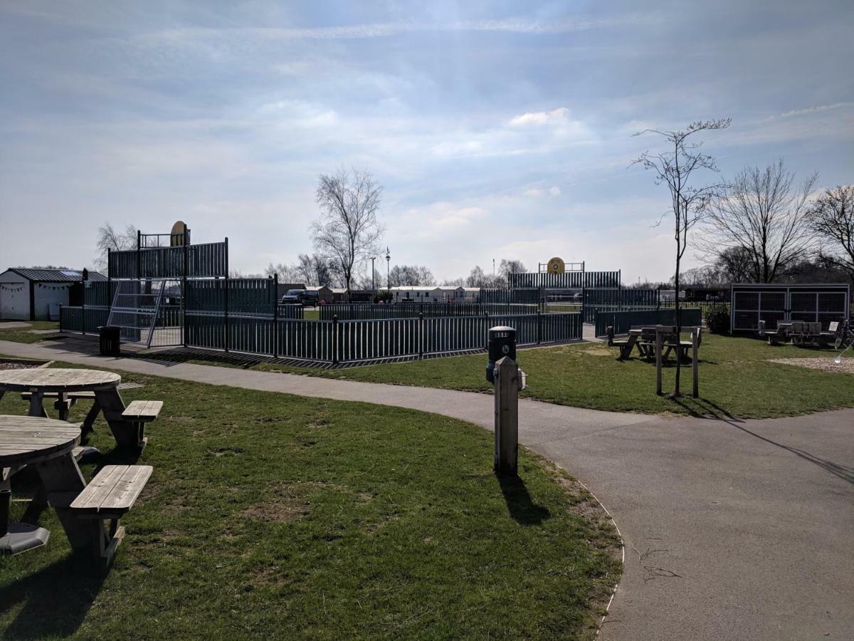 P&D'S Pearl Caravan At Tattershall Lakes Country Park酒店 外观 照片