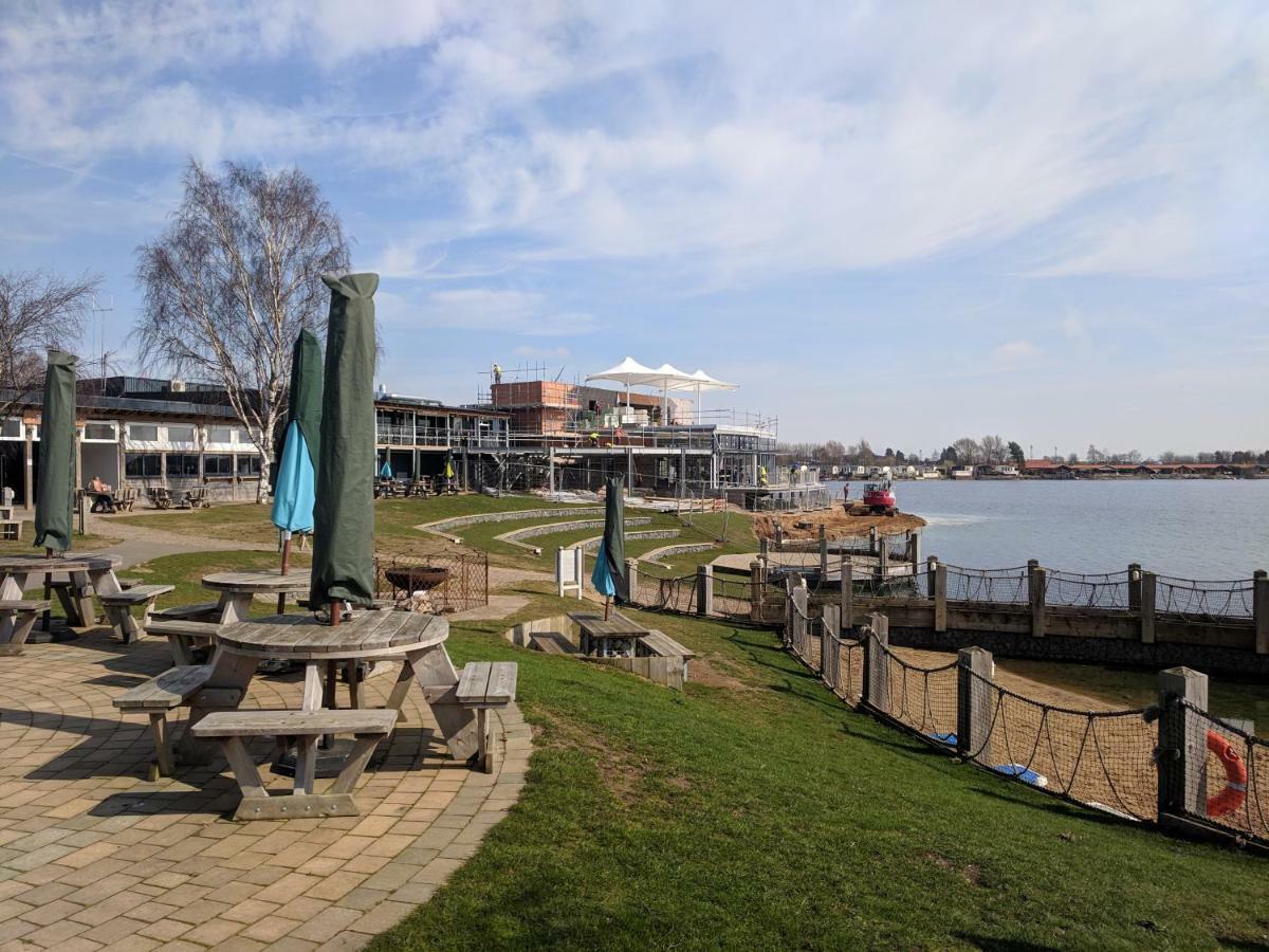 P&D'S Pearl Caravan At Tattershall Lakes Country Park酒店 外观 照片
