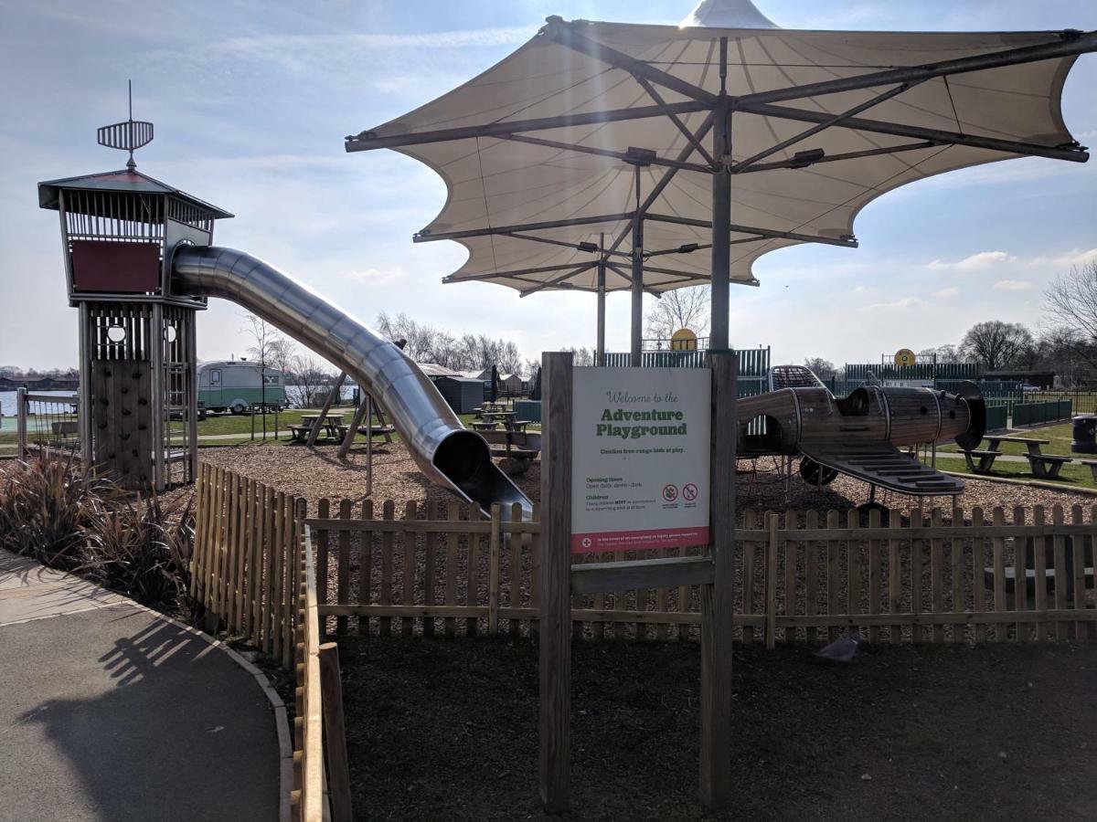 P&D'S Pearl Caravan At Tattershall Lakes Country Park酒店 外观 照片