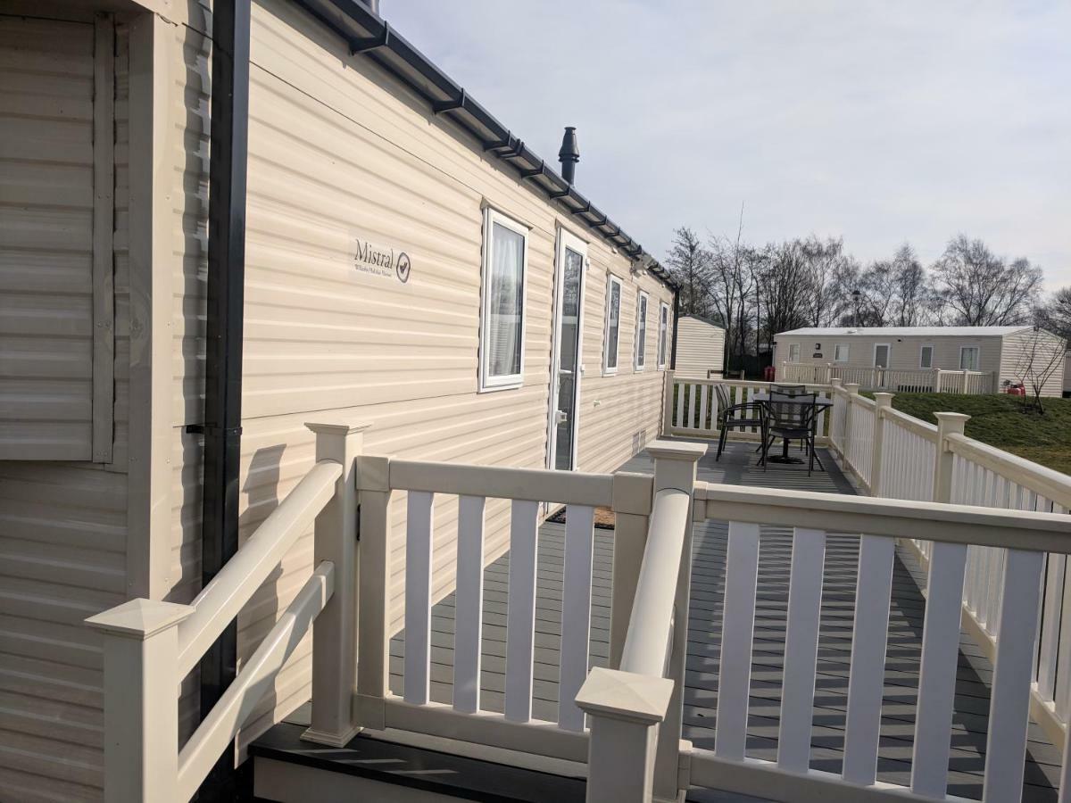P&D'S Pearl Caravan At Tattershall Lakes Country Park酒店 外观 照片